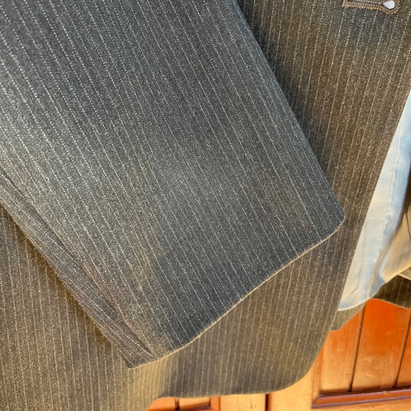 NWT Tahari Arthur S Levine Charcoal Pinstripe Double Button Suit Jacket Size 18 - Picture 4 of 12
